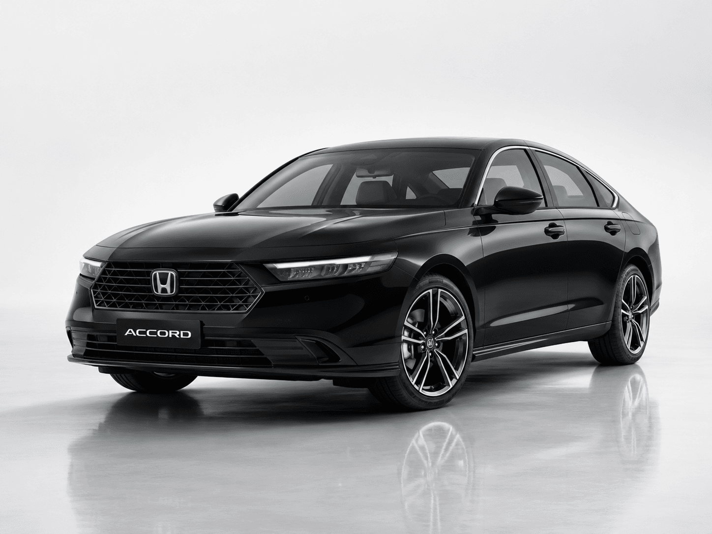 Honda Accord màu đen góc nhìn ngang